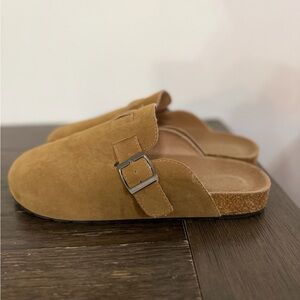 Men’s mules- 10.5